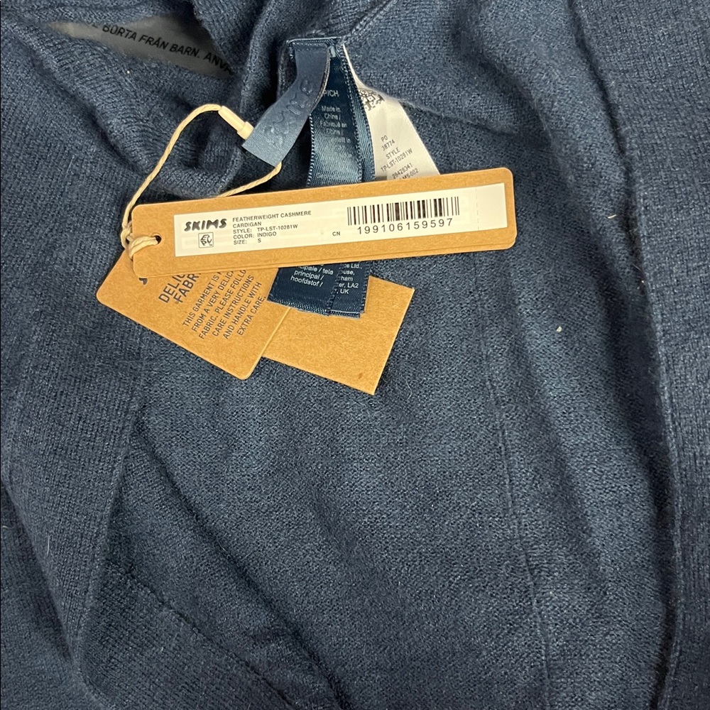 SKIMS Navy Button-Front Ribbed V-Neck Sweater - Picture 4 of 5